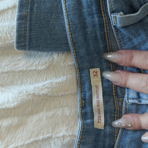 Like New Levi High Rise Bootcut - Picture 2 of 8